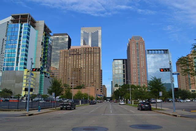 lane, streets, business district, roadway, intersection, downtown, abandoned, corporate commercial, contemporary, modern, architecture, business meeting, skyscraper, street signs, usa, signal, houston, texas, free houston photos, free pictures of the day, 2023, 2024