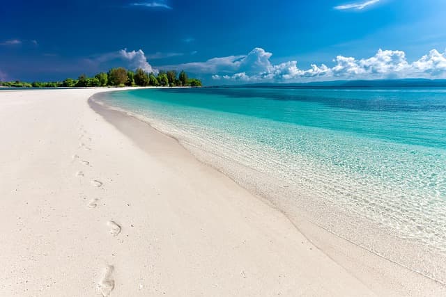 beach, sea, footprints, sand, sandy beach, seashore, shore, coast, coastline, shoreline, tropical island, landscape, tropical, white sand beach, nature, travel, indonesia