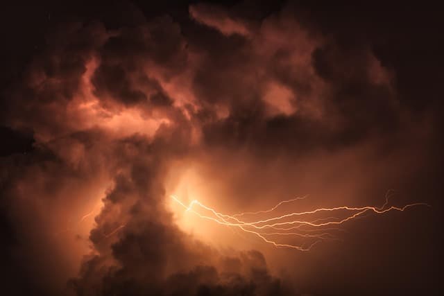 lightning, desktop backgrounds, night sky, hd wallpaper, full hd wallpaper, free wallpaper, cool backgrounds, 4k wallpaper, laptop wallpaper, sky, flash, clouds, mac wallpaper, free background, beautiful wallpaper, nature, 4k wallpaper 1920x1080, wallpaper hd, wallpaper 4k, windows wallpaper, night, sky background, background