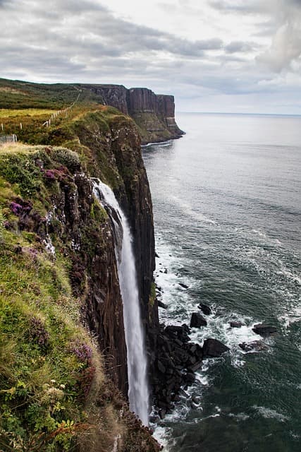 waterfall, cascade, cliff, rock, sea, ocean, kilt skirt, scotland, nature, alba, highlands and islands, skye